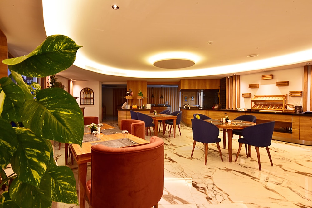 Jasmin Elite Residence 40/50