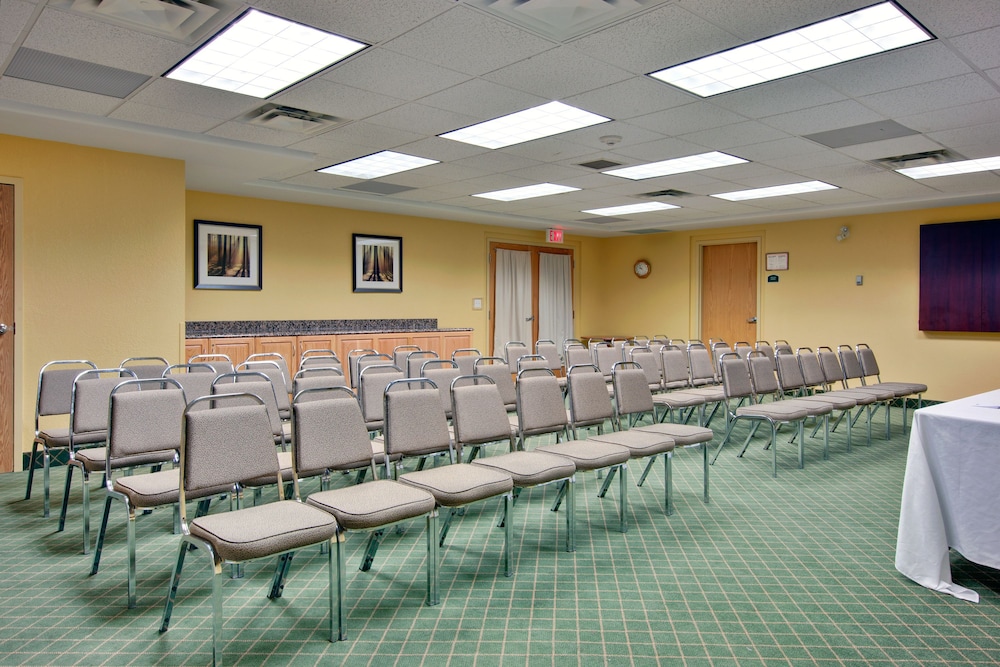 Holiday Inn Express Dryden 45/57