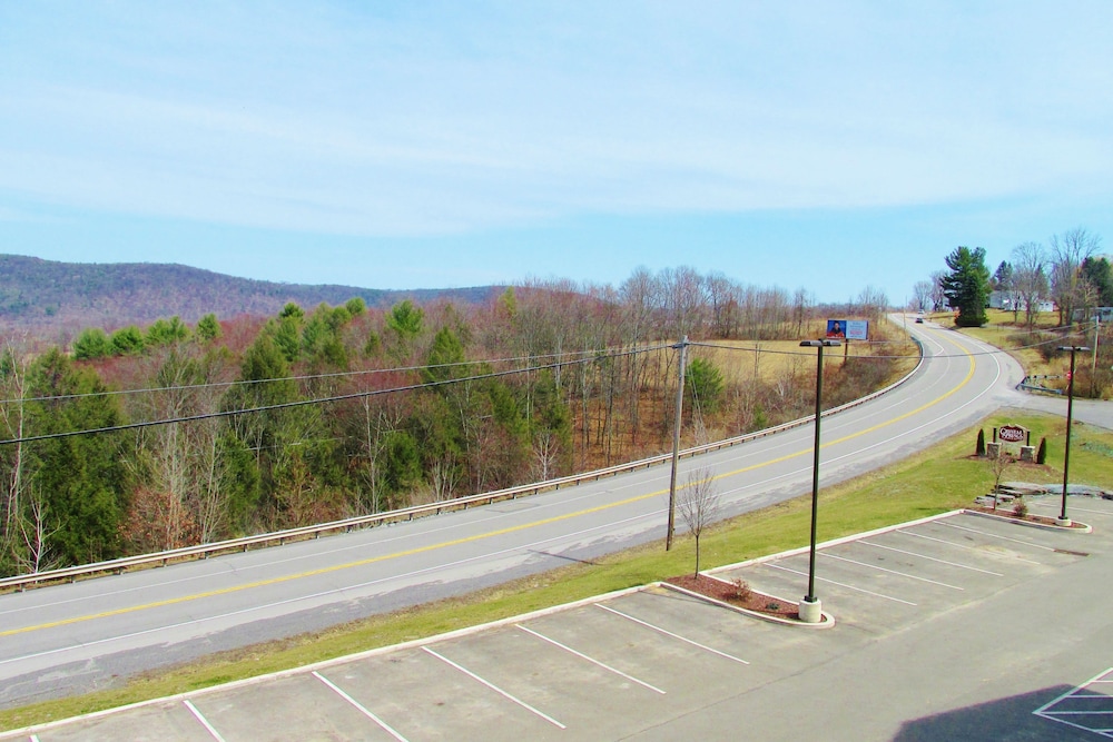 CRYSTAL SPRINGS INN AND SUITES 26/39
