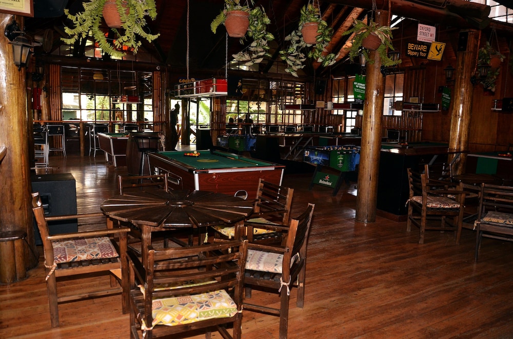 Parklands Shade Hotel 24/41