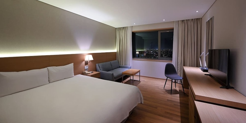 SUPER, DELUXE, DOUBLE BED