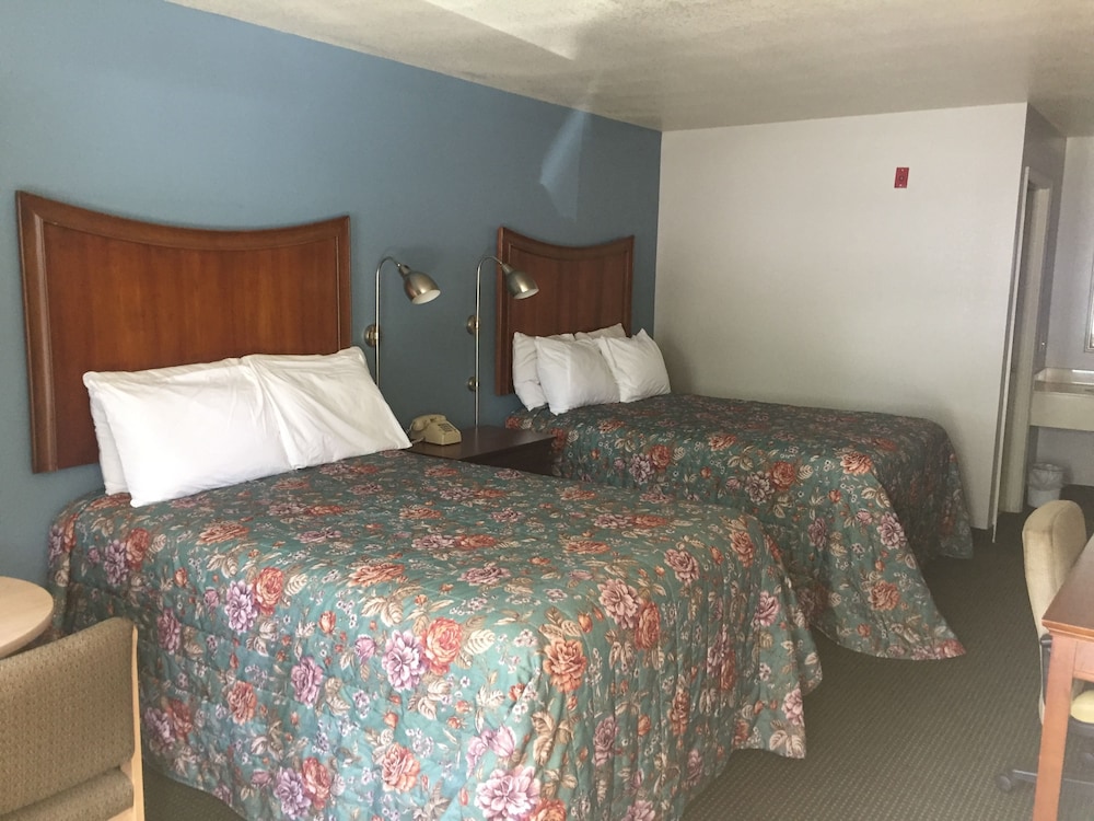 Sunset Inn 5/13