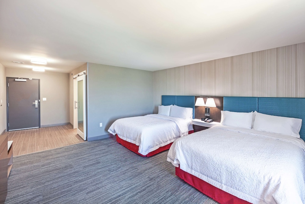 Hampton Inn Gardner Conference Center 15/36
