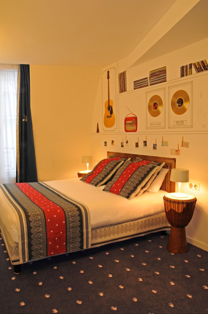 Hotel Du Triangle D Or 45/56