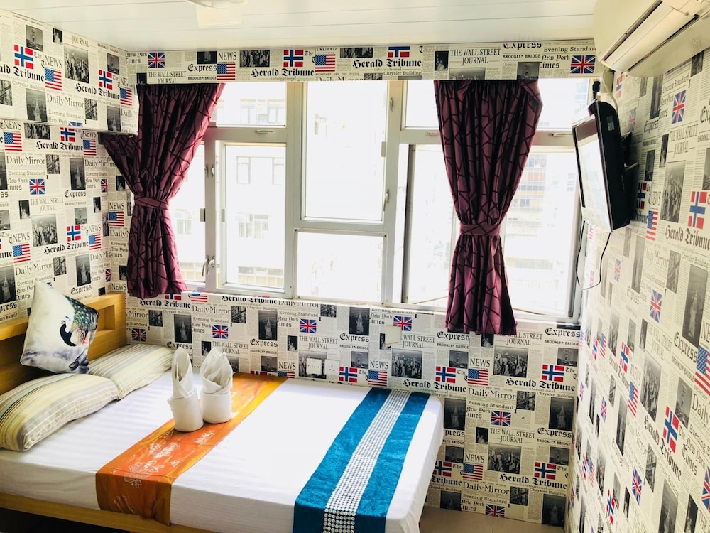 Woodstock Hostel 24/52