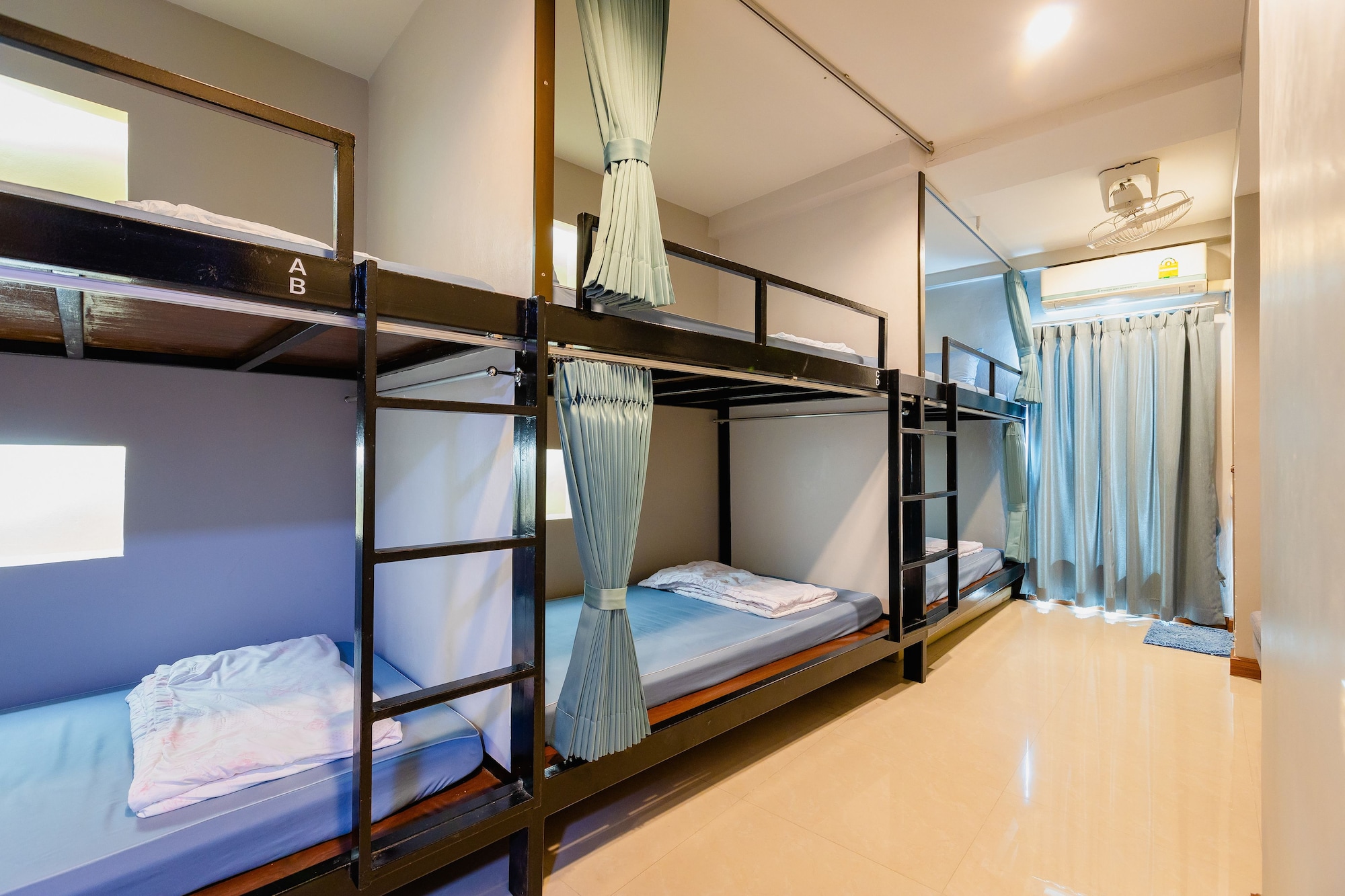 MIXED DORM, 6 BEDS