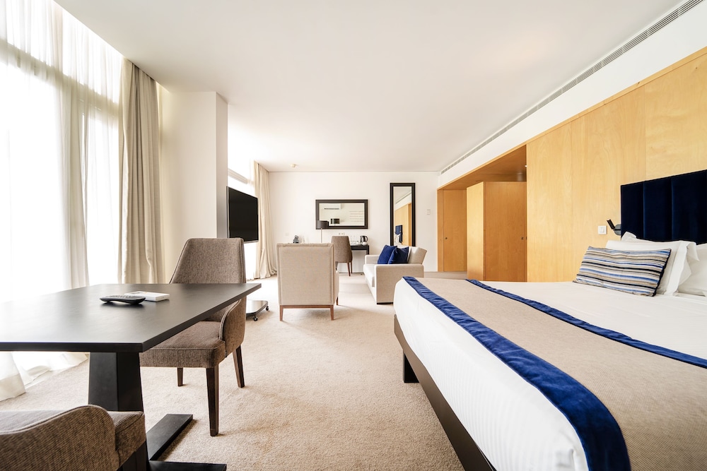 Grand, Superior, Suite, King Bed