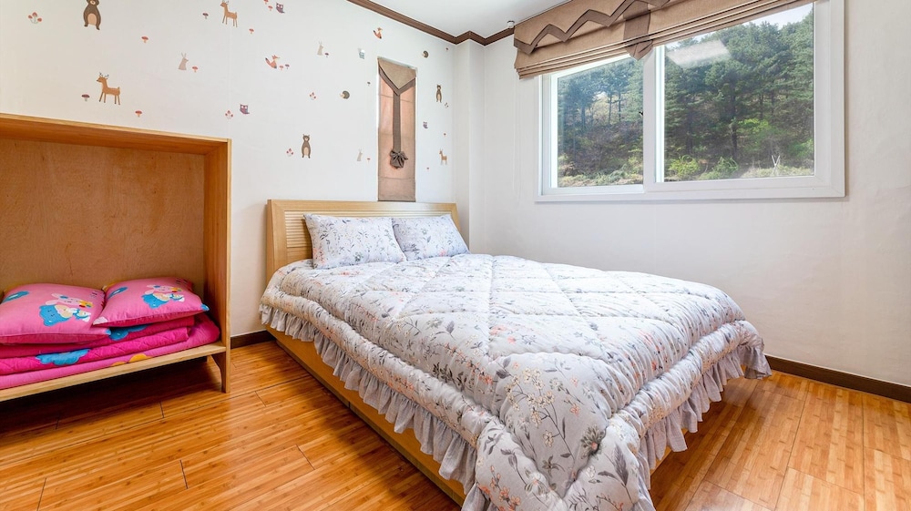 Cheongpyeong Yeoul Pension 15/50