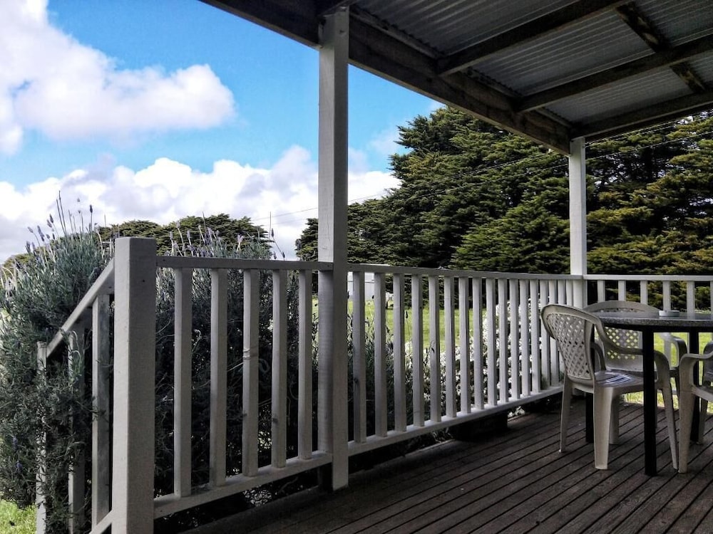 TWELVE APOSTLES MOTEL & COUNTRY RETREAT 2/50