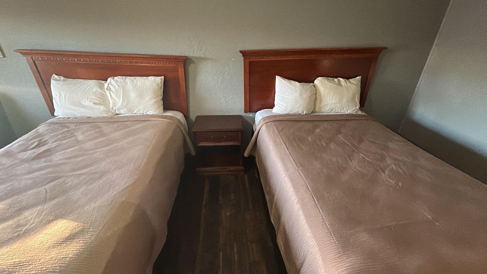 HiWay Inn Express Elk City Route 66 24/49