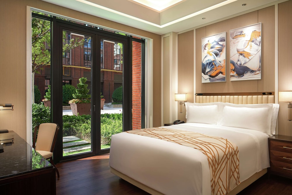 DELUXE, 2 QUEEN BEDS, COURTYARD VIEW