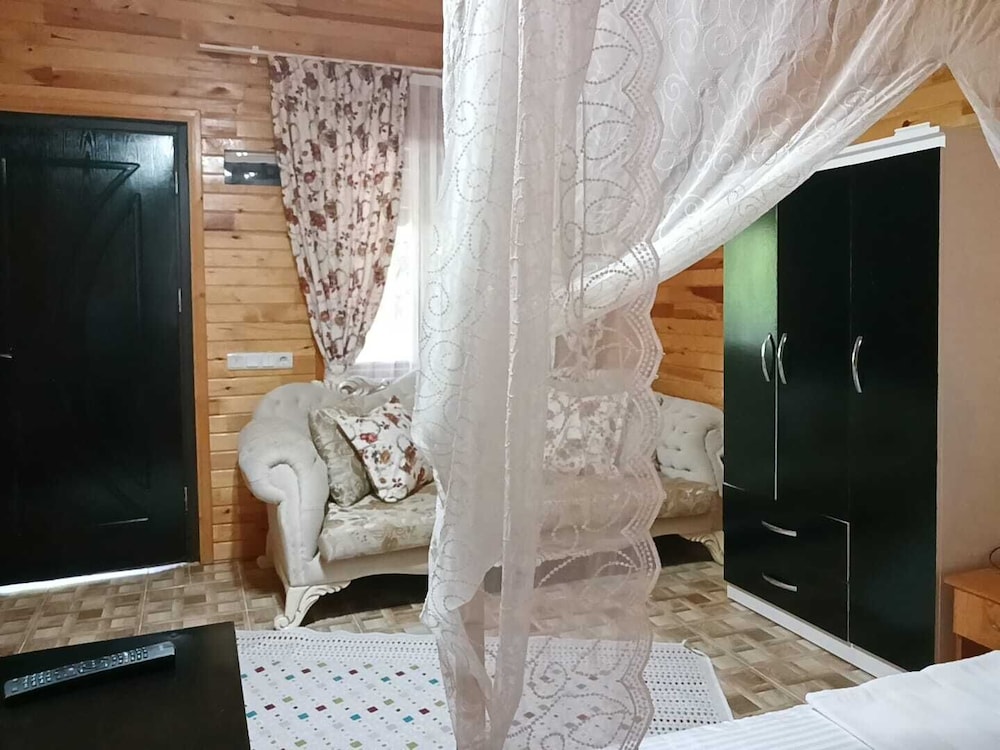 Cirali Flora Pension 50/50