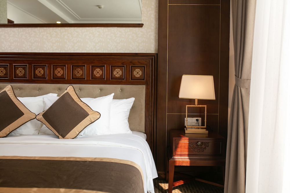 Rex Hanoi Hotel 11/68