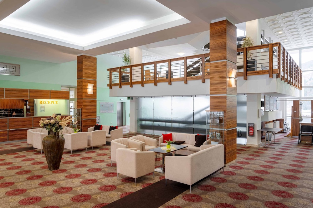 Hotel Behounek 57/77