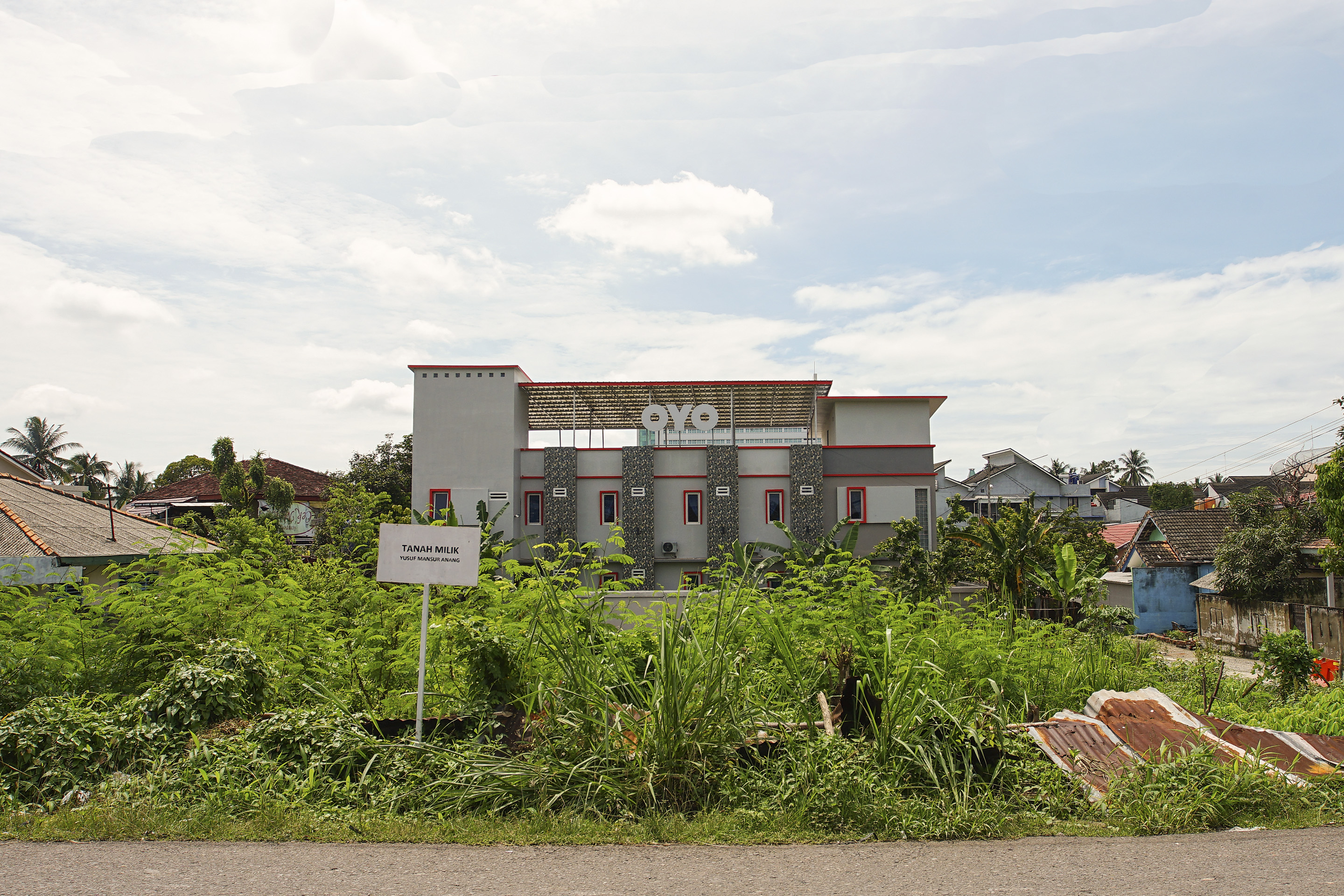 Oyo 185 Roriz House 1/18