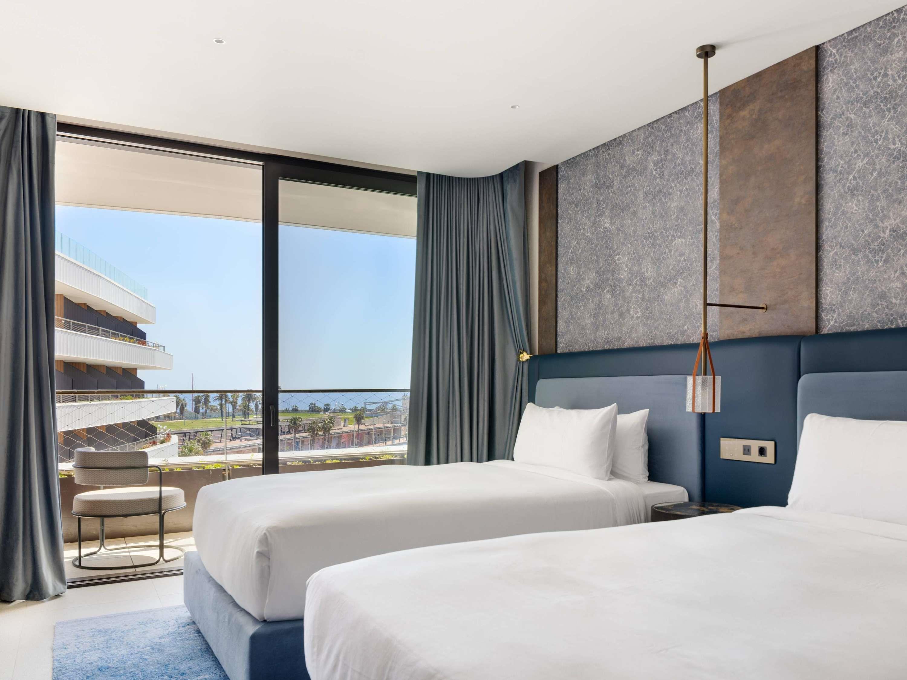 Room, Twin Beds, Marina View, SLS Barcelona Hotel 3/6
