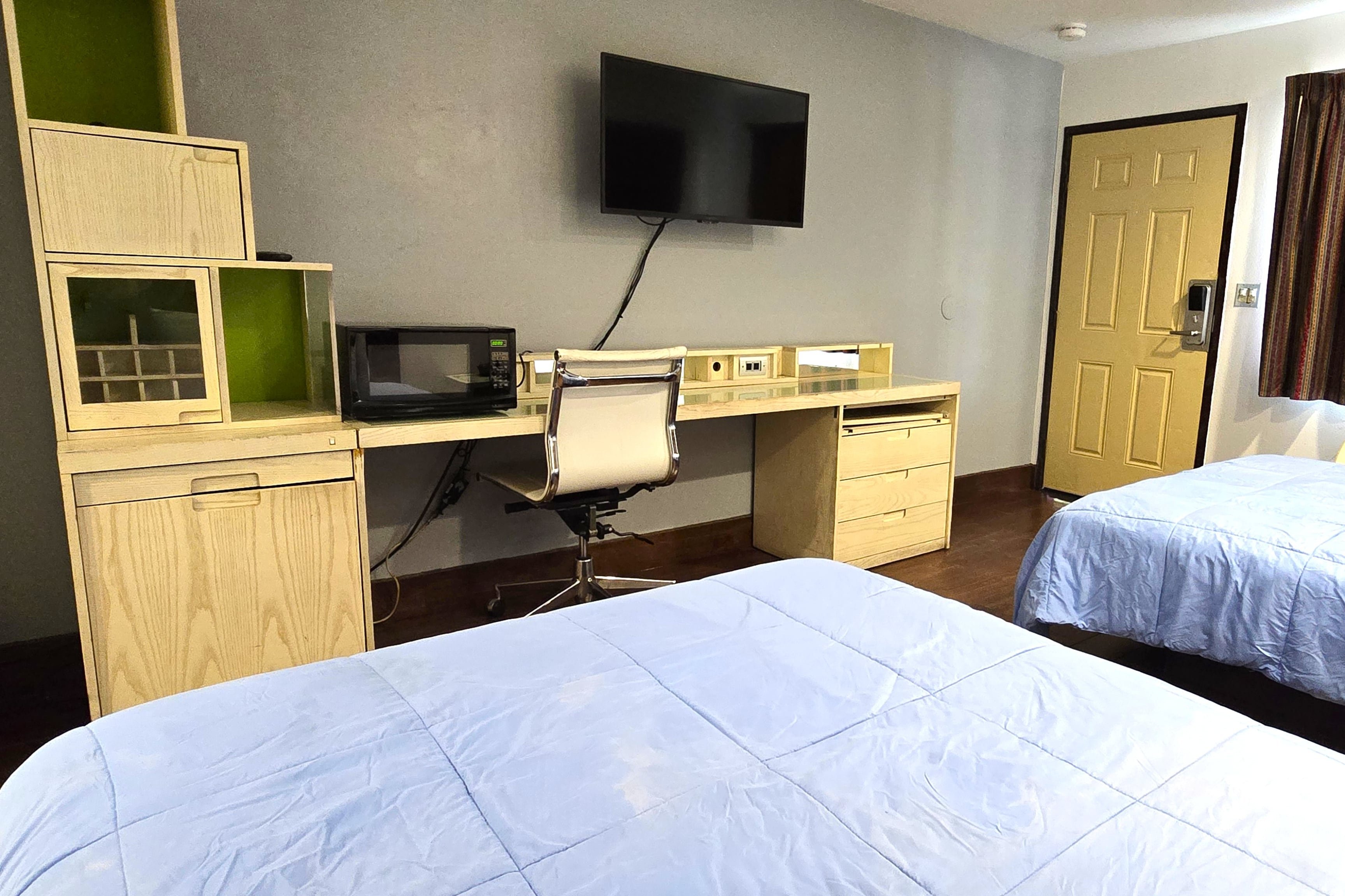 Century Motel 21/39