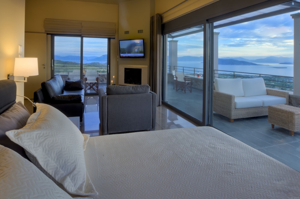 Marini Luxury Apartments And Suites 54/75