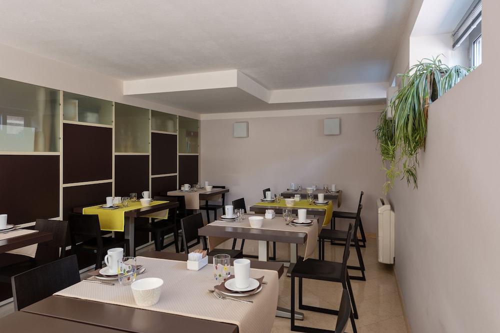 Vialeromadodici Rooms & Apartments 37/58