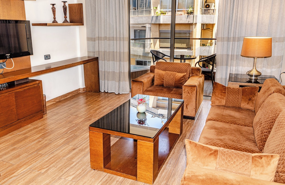 Britannia Suites 25/37