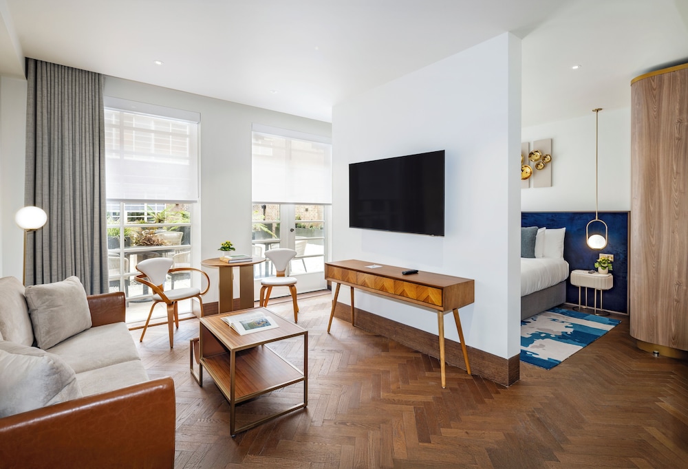One Bedroom Courtyard