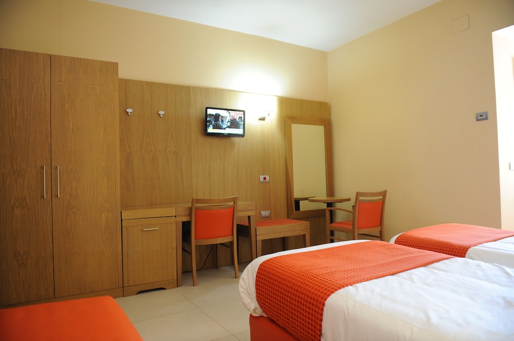 Hotel Ristorante La Campagnola 24/65