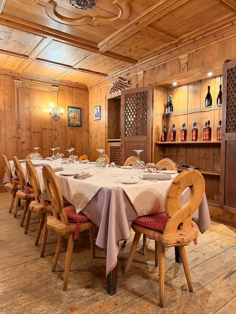 PARC HOTEL VICTORIA CORTINA 55/58