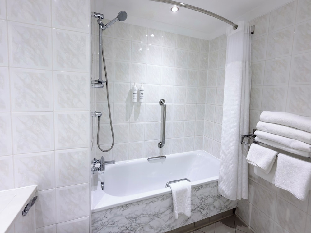 Delta Hotels By Marriott Aberdeen 24/24