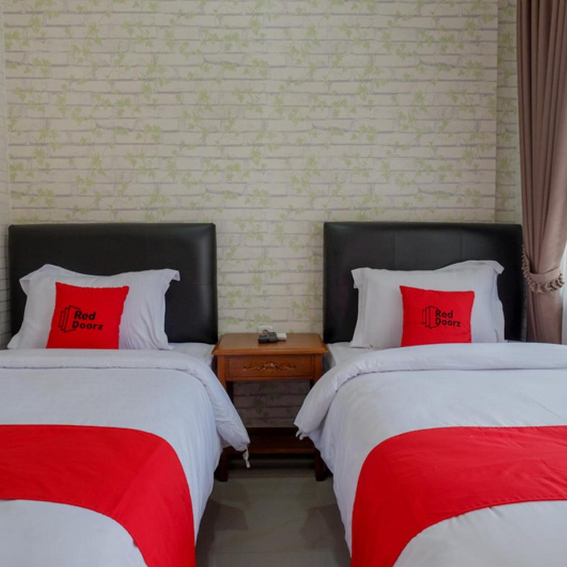RedDoorz @ Jalan Majapahit Semarang 25/56
