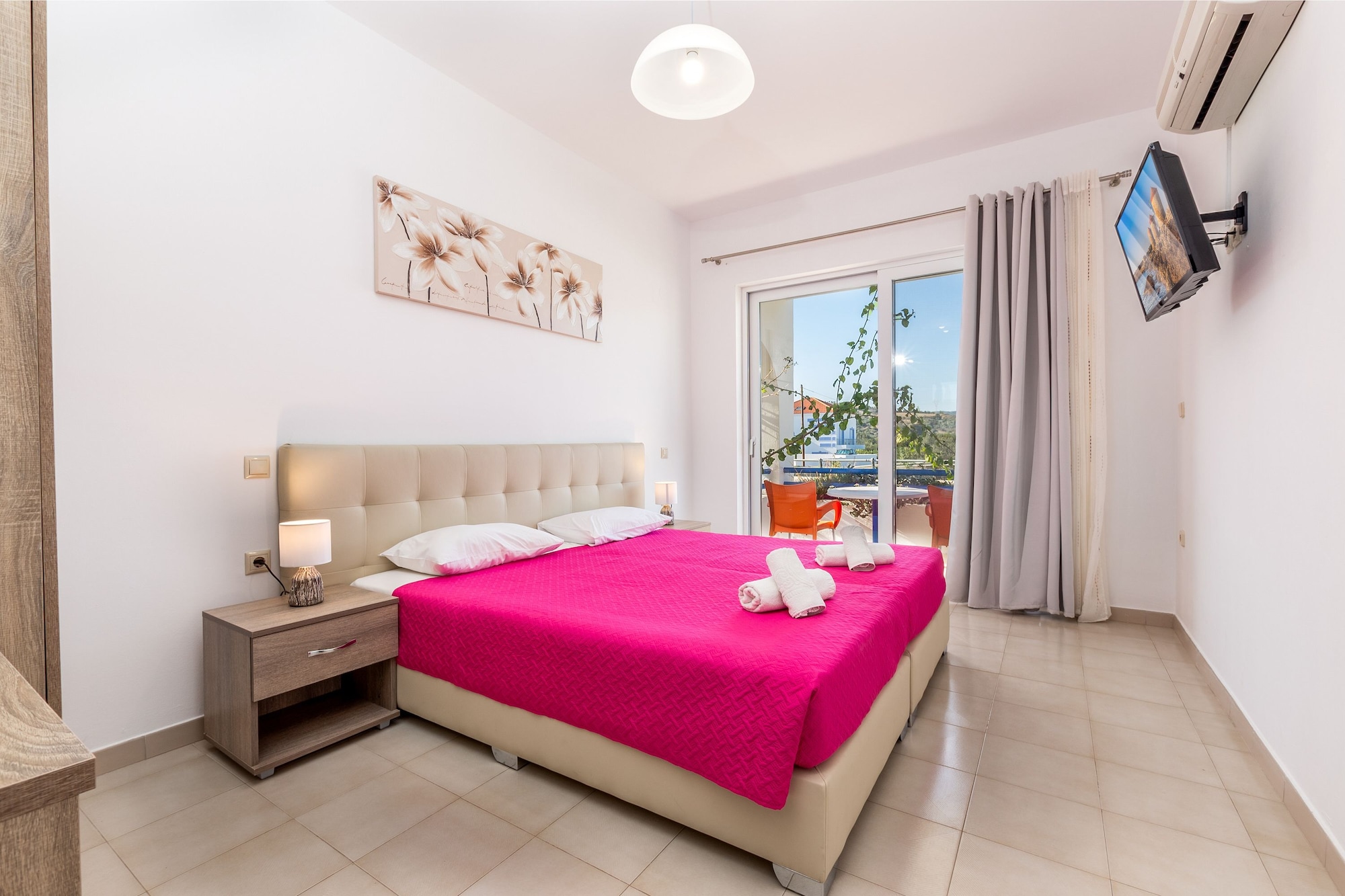 2 Bedrooms, Village, Apartment, 2 Queen and Twin Beds, Mountain View, Balcony