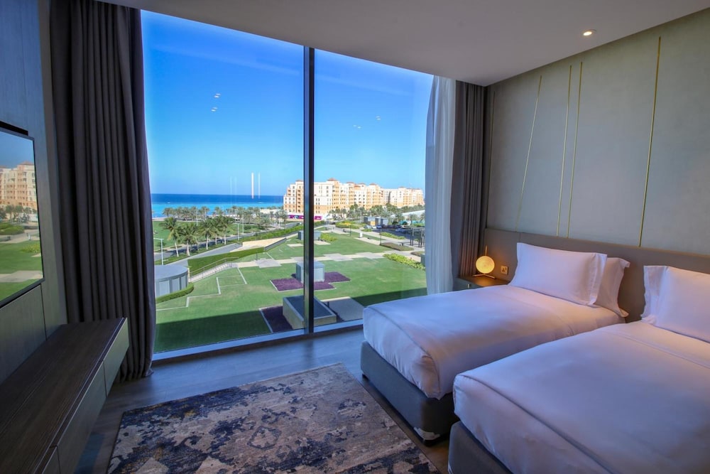 Views Hotel And Residence 12/69