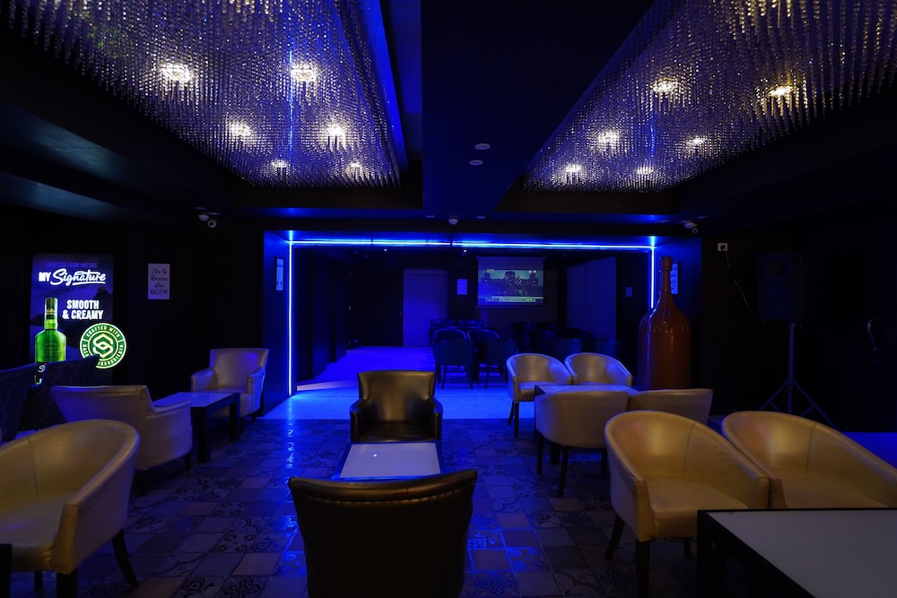 Hotel The Golden Oak 17/36