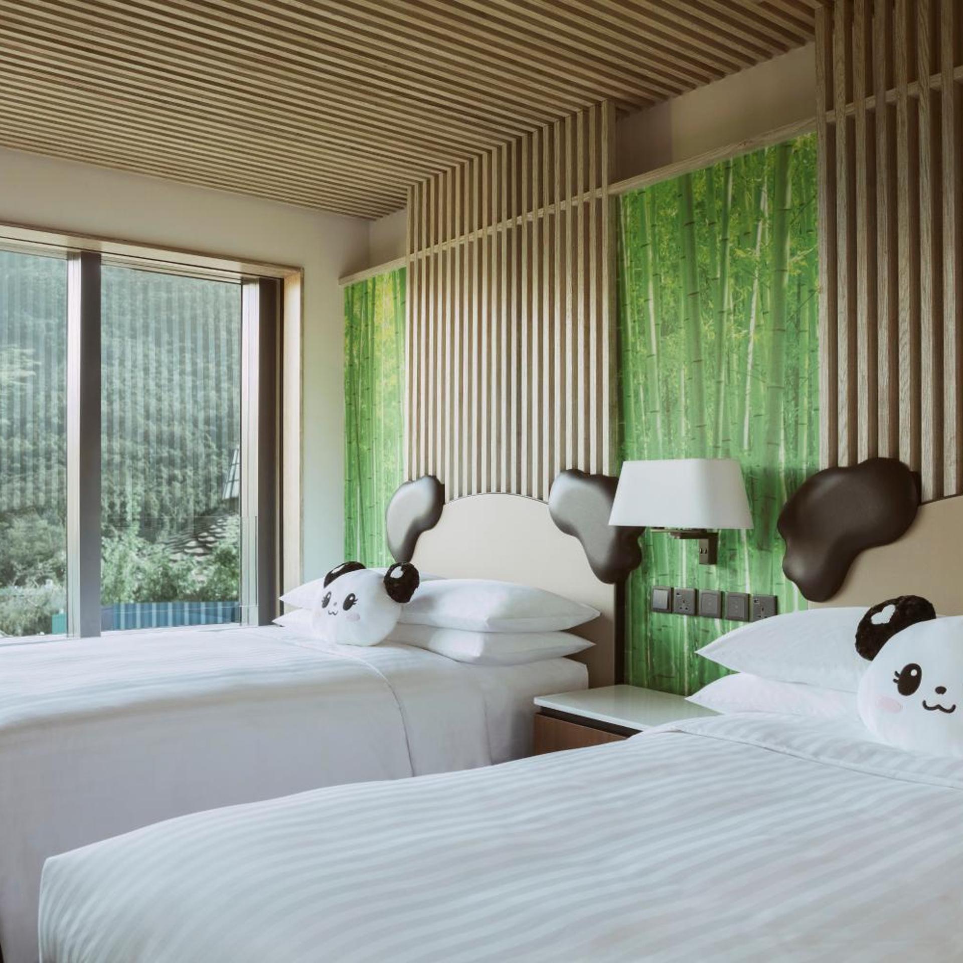 Paradise, Guest Room, 2 Double Beds, Bathtub