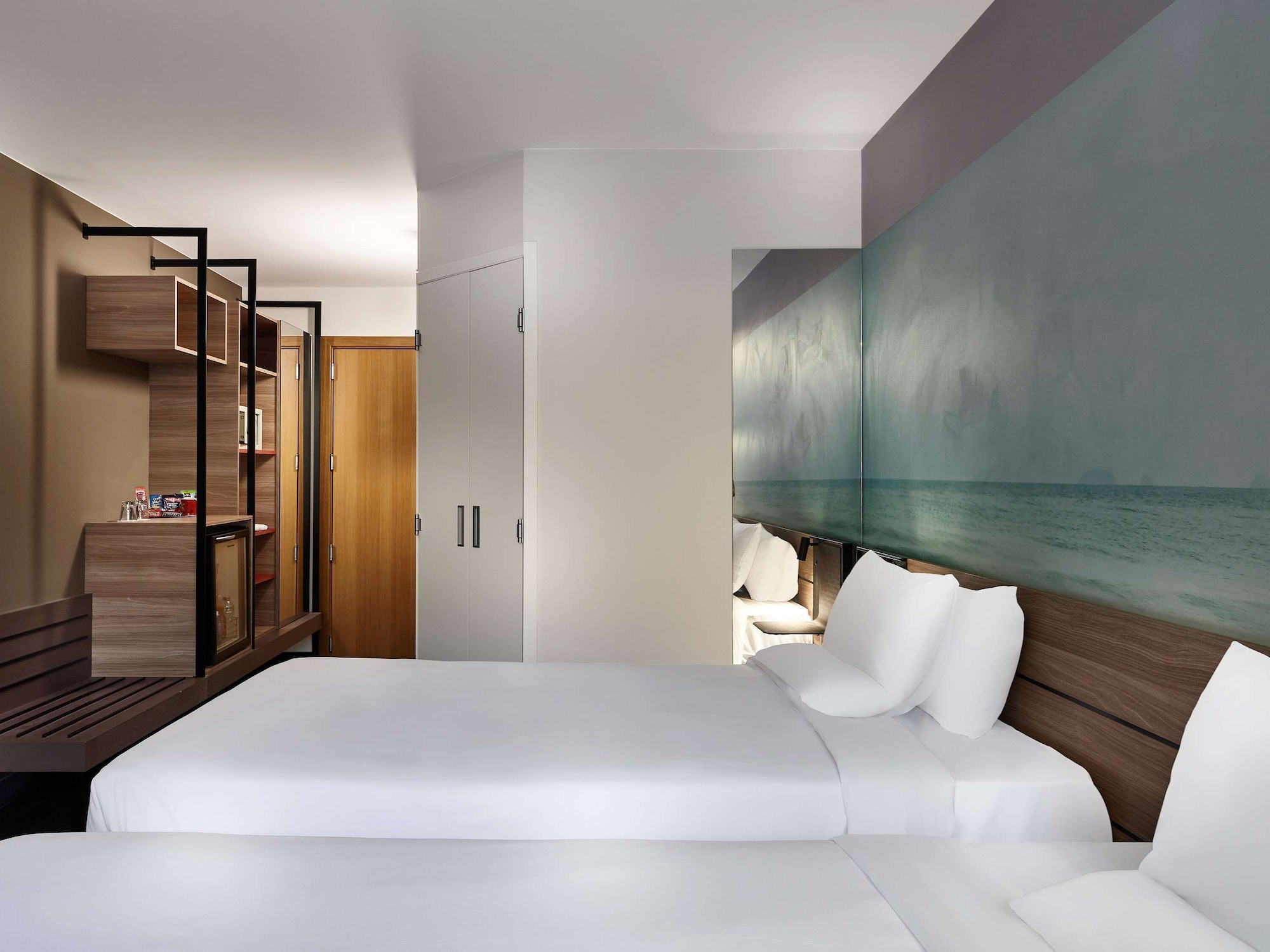 SUPERIOR, APARTMENT, TWIN BEDS
