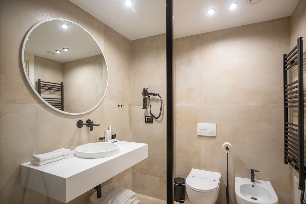 ELISA TIRANA AFFILIATED BY MELIA 50/64