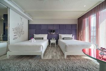 1 BEDROOM, DELUXE, TWIN BEDS, CITY VIEW