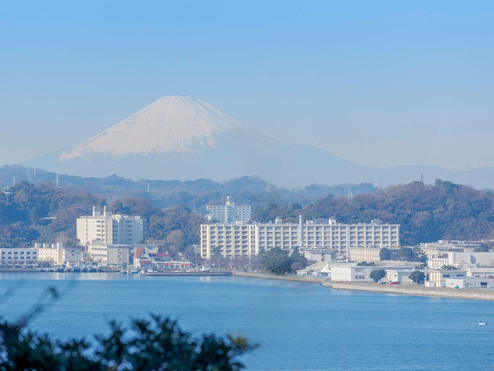MERCURE YOKOSUKA 67/70