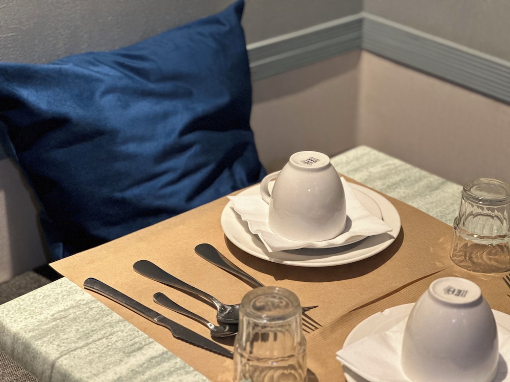 Merryl Hotel 33/43