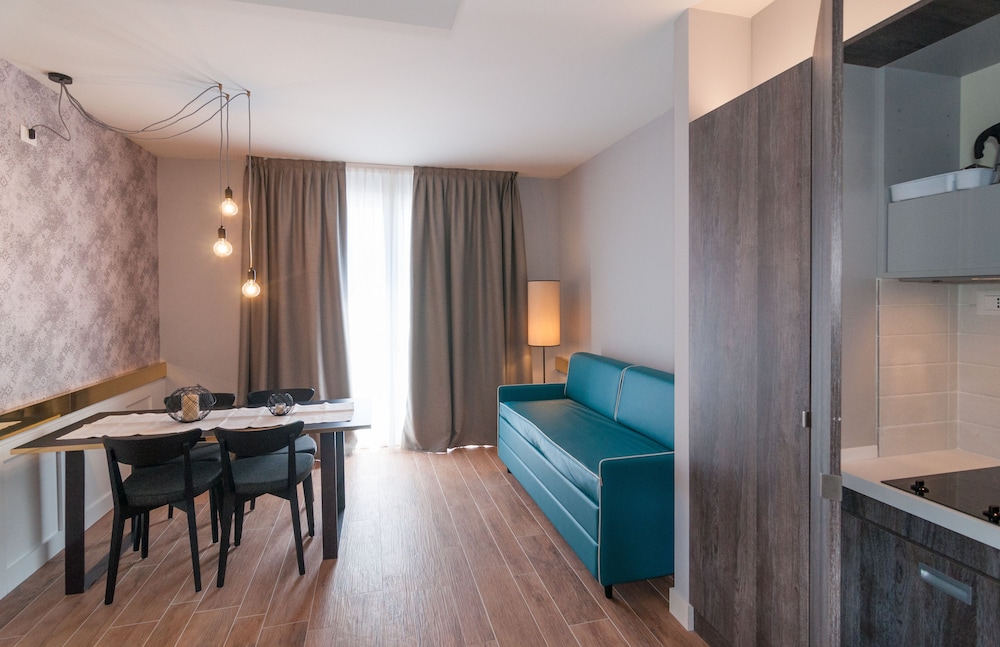 Residence Ten Suite 28/40