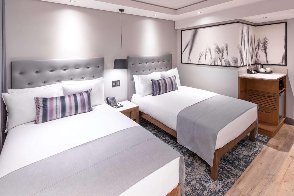 ROOM, 2 DOUBLE BEDS
