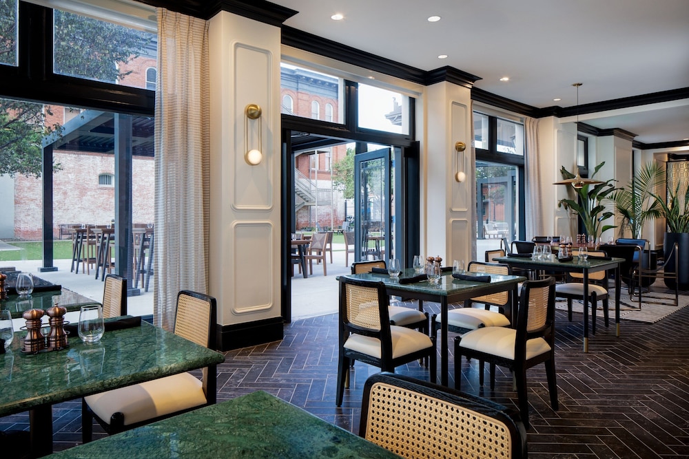 LaSalle Boutique Hotel 26/39