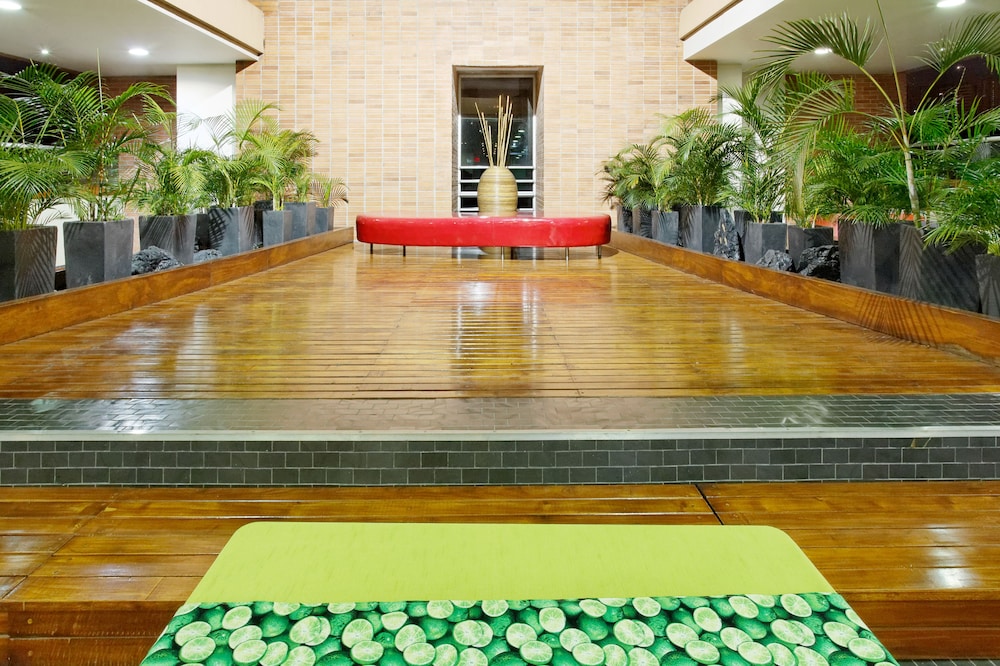 HOLIDAY INN EXPRESS MEDELLIN 52/65