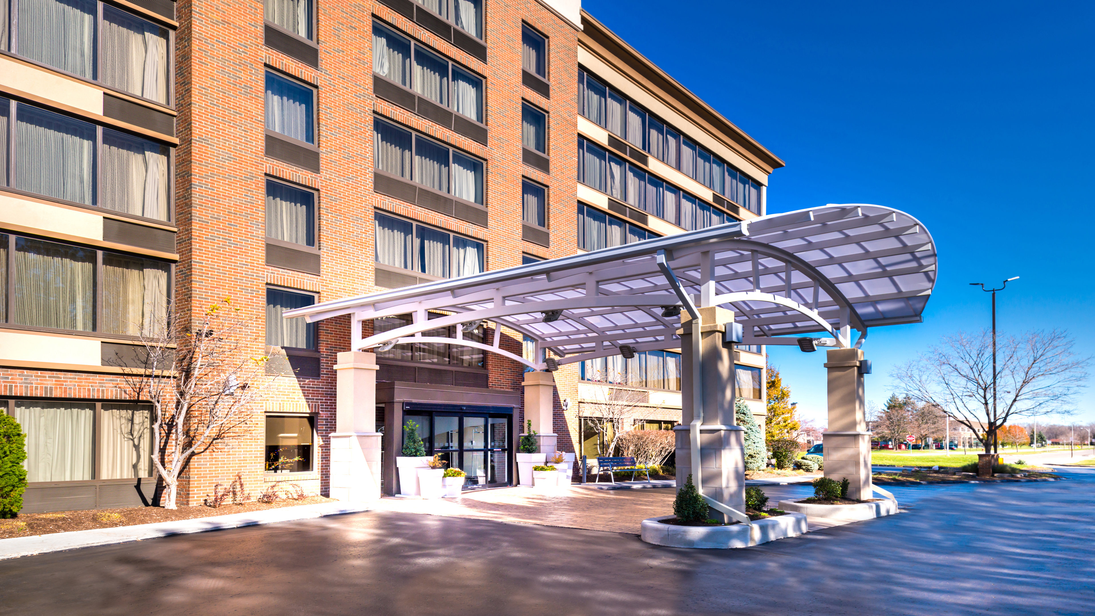 Holiday Inn Hotel Suites Warren 51/53