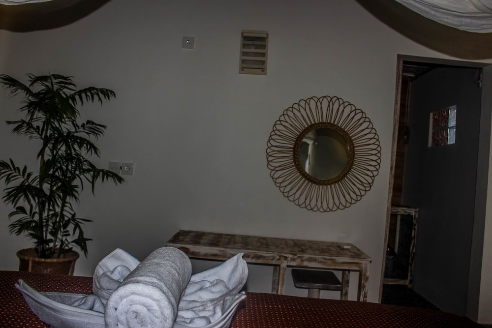 Angels Bungalow 38/58