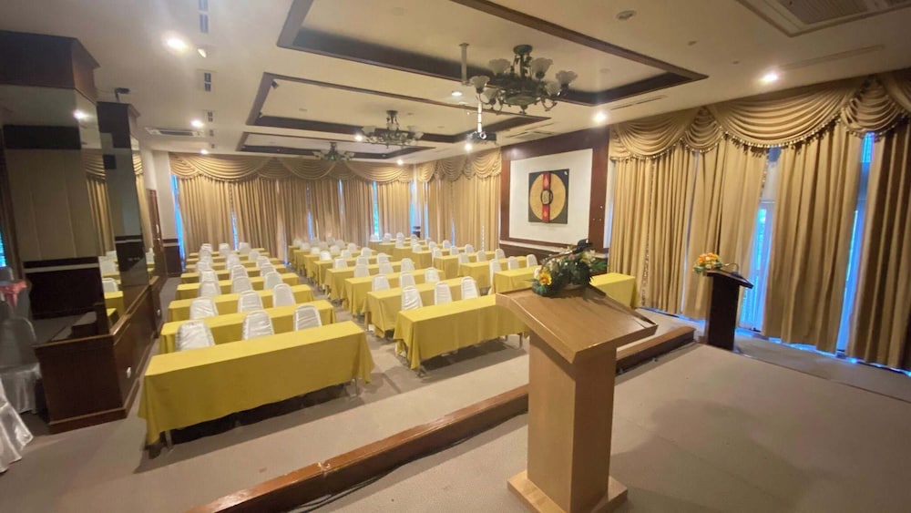Khanom Golden Beach Hotel 43/59