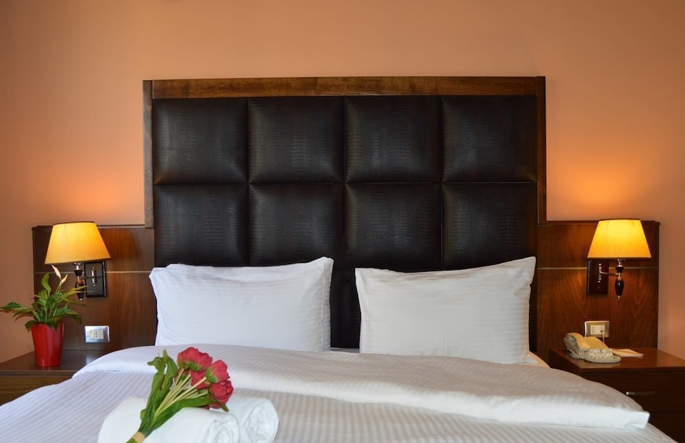 MARKAZIA SUITES 20/78
