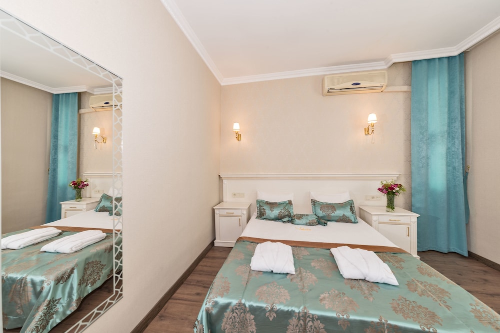 VALIDE HOTEL 10/53