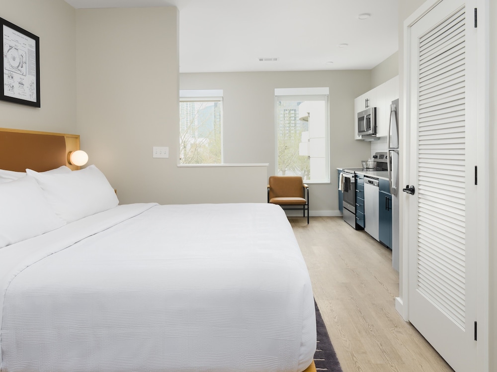 BASIC, STUDIO, SUITE, QUEEN BED, ACCESSIBLE