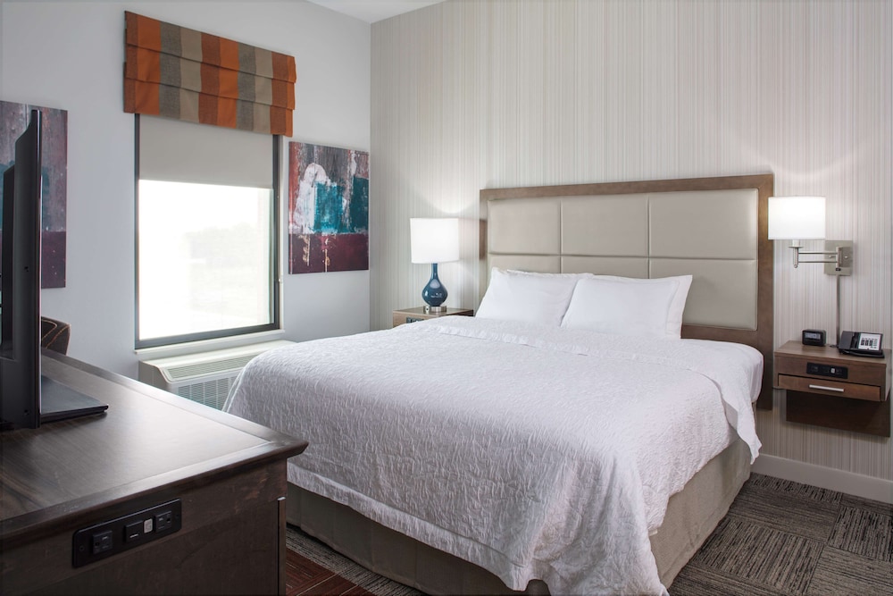 Hampton Inn Suites Pittsburg Ks 14/43