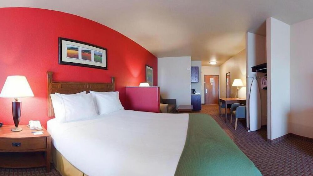 Baymont Inn & Suites By Wyndham Sturgis 4/35